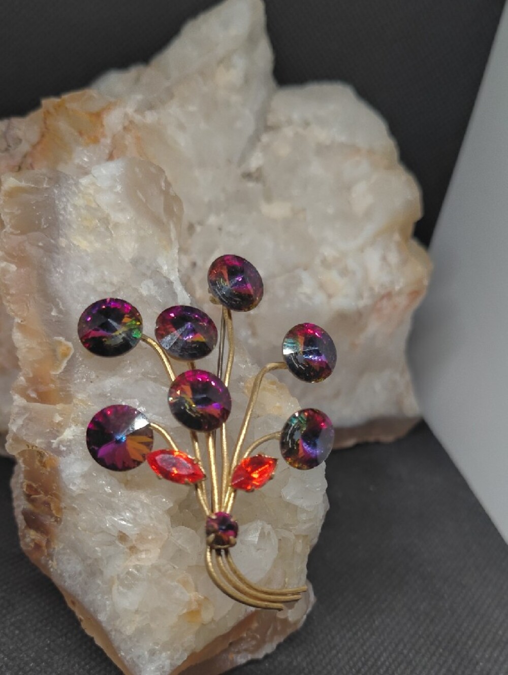 Vintage Watermelon Rivoli Gold Tone Bouquet Brooch - Picture 3 of 6